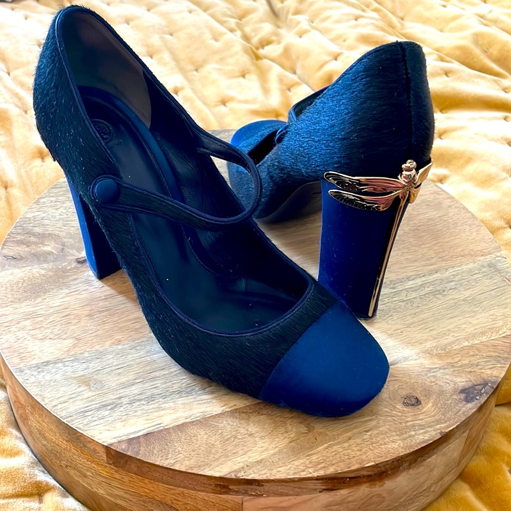 Tory Burch runway collection Black and Navy heel 10.5
